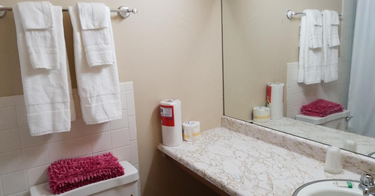 Pittsfield Motor Inn المظهر الخارجي الصورة